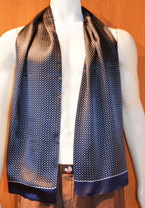 Foulard en soie brillante pour homme